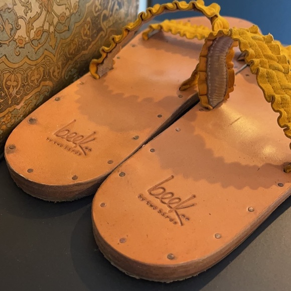 Beek handmade sandals yellow suede slides 10 EUC - Picture 4 of 10